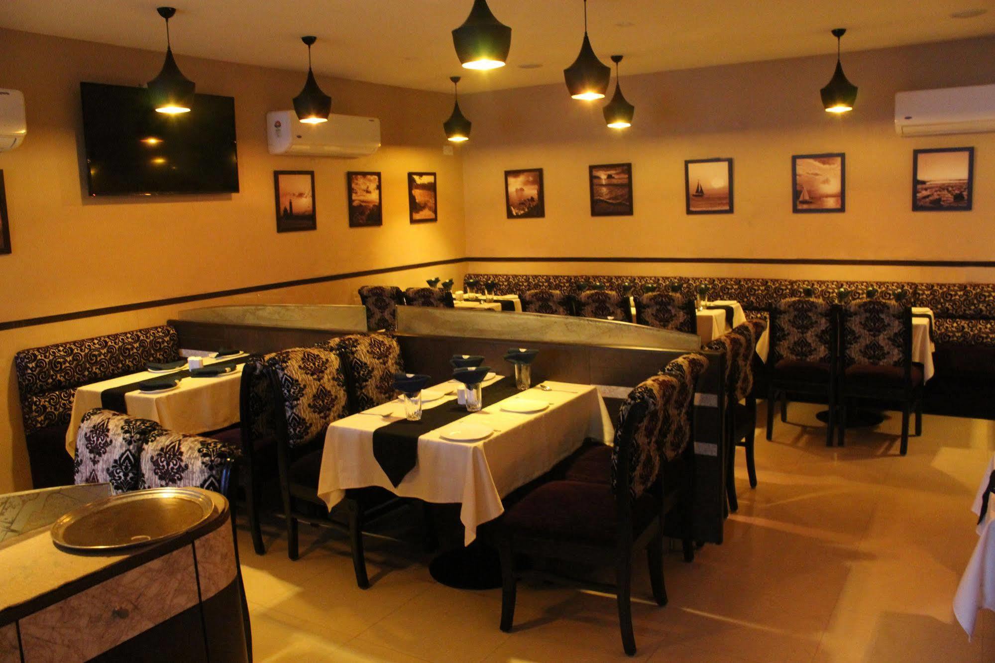 Hotel Galaxy Mumbai Kültér fotó