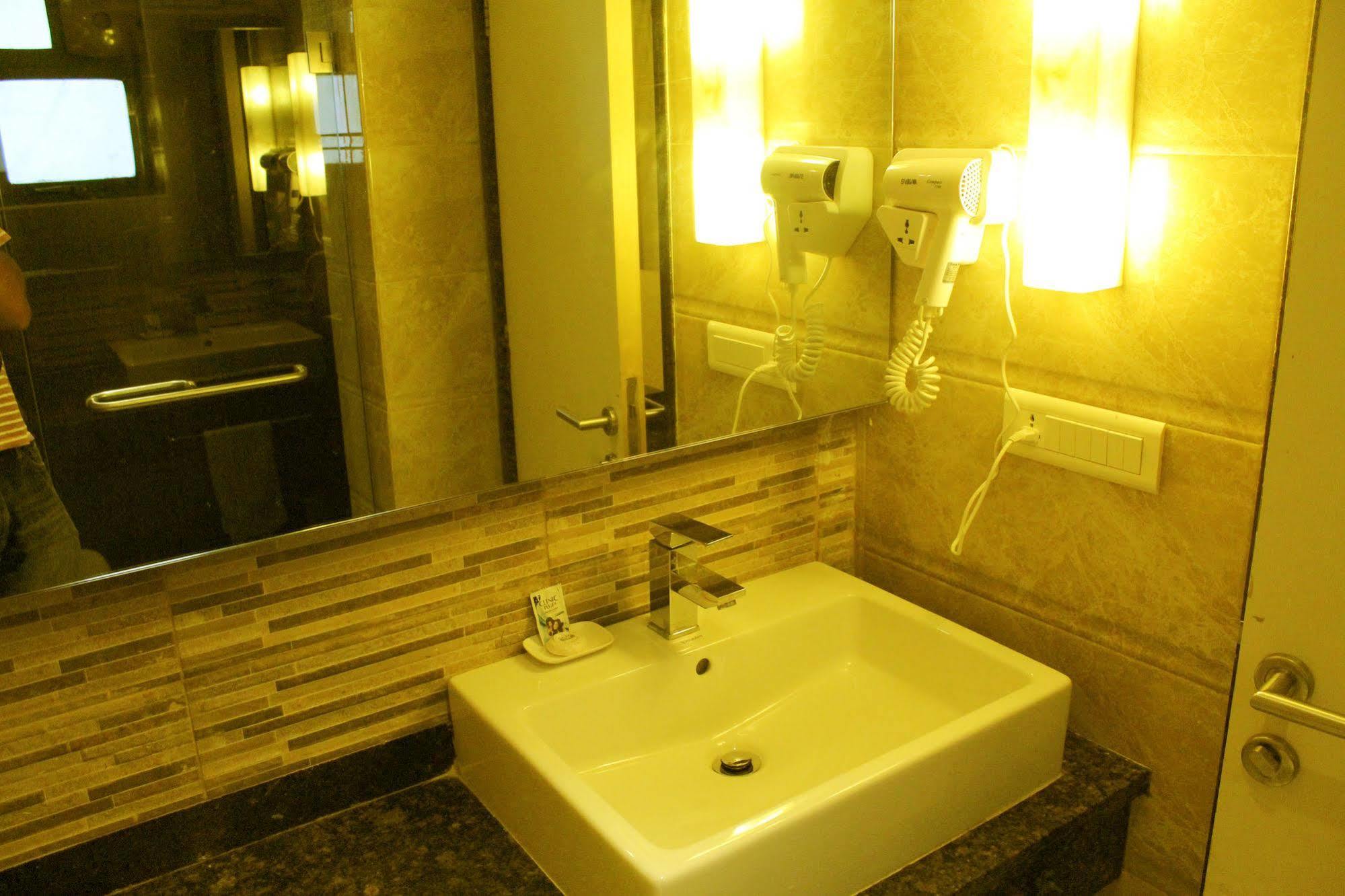 Hotel Galaxy Mumbai Kültér fotó