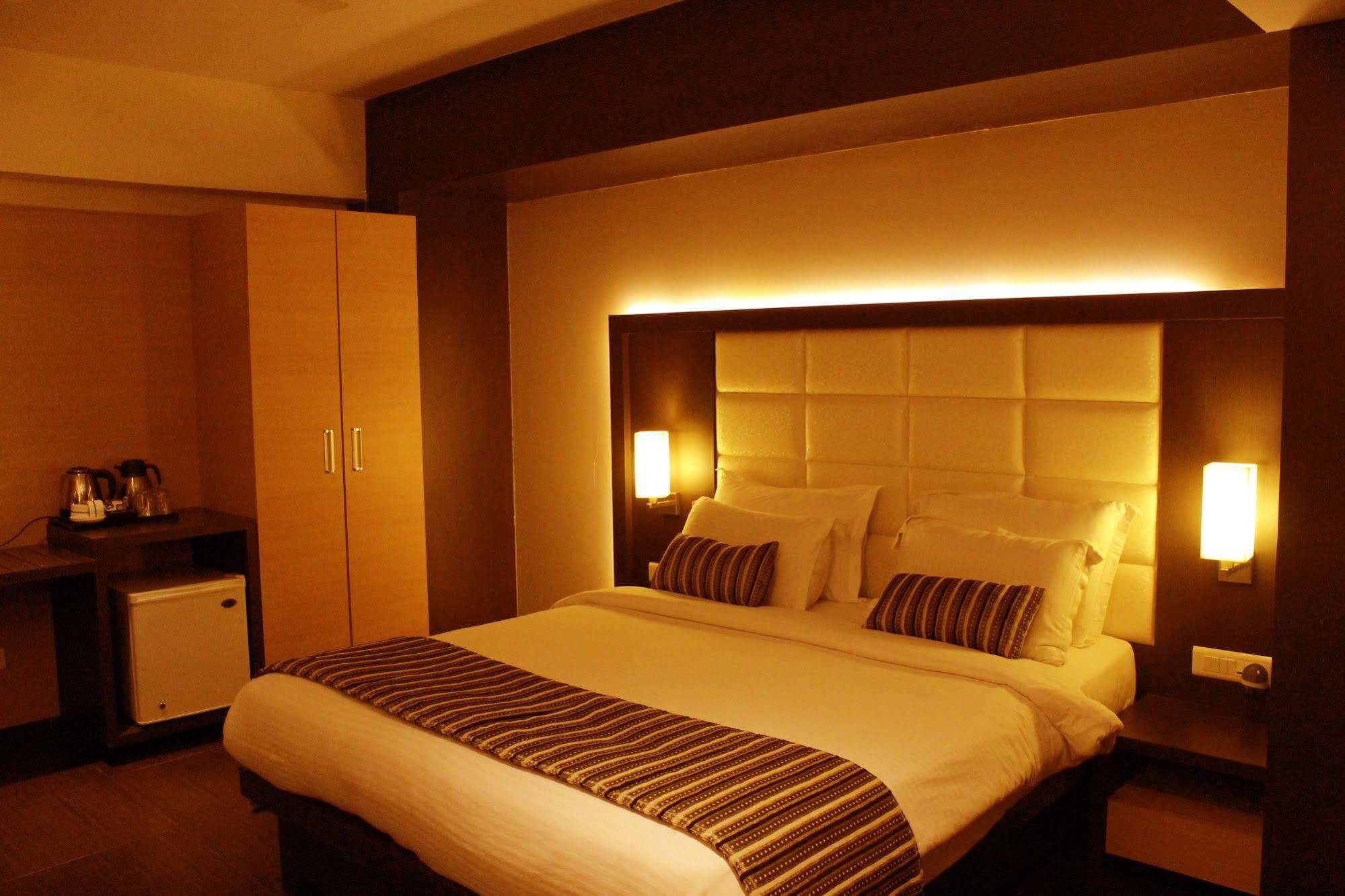 Hotel Galaxy Mumbai Kültér fotó