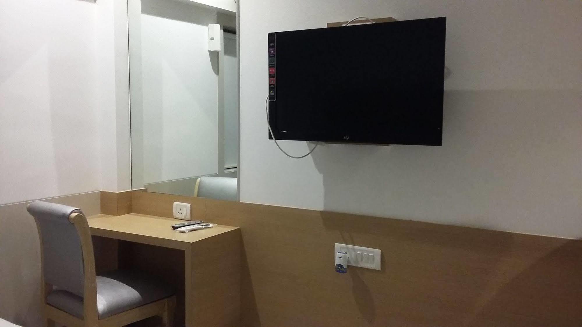 Hotel Galaxy Mumbai Kültér fotó